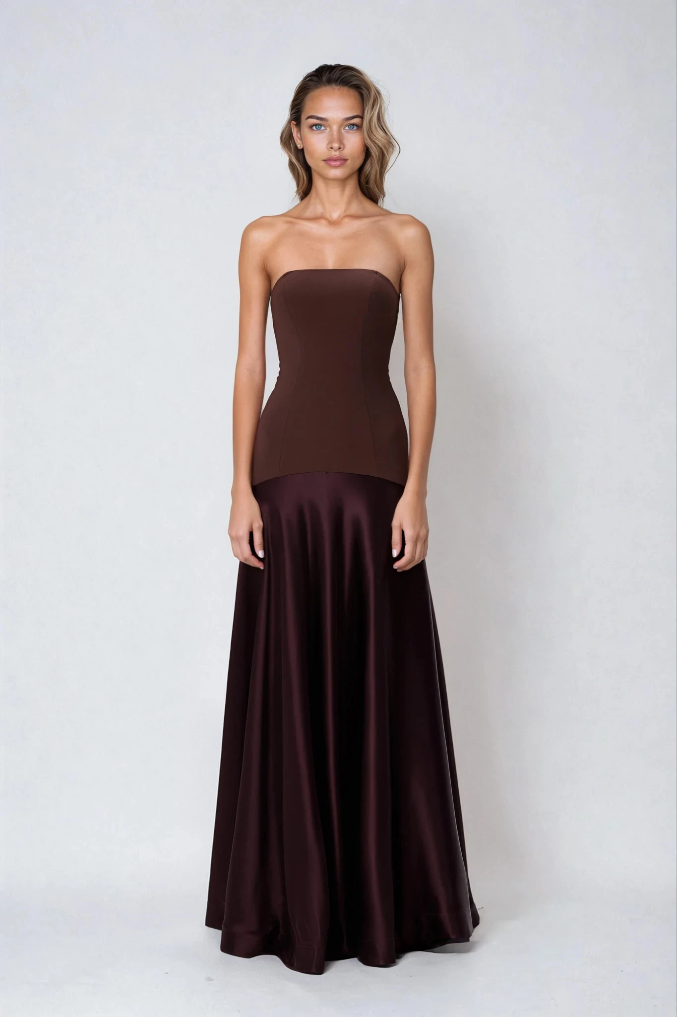 LUNARIA – Elegantes Konturkleid