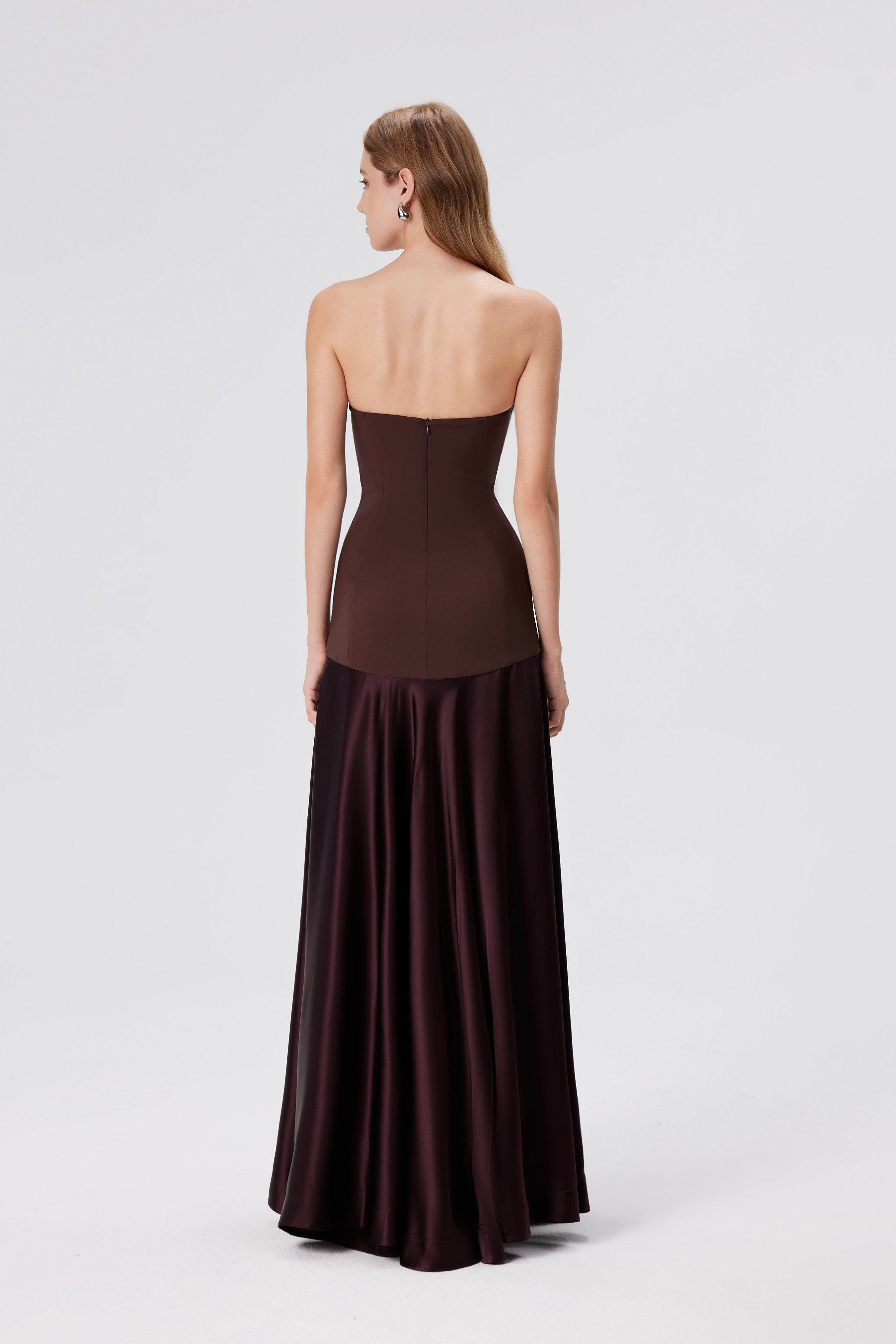 LUNARIA – Elegantes Konturkleid